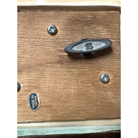 VTG Ceramic Kitten Cat W. Balls of Yarn Music Box Made In Japan - Picture 5 of 6